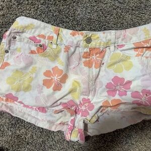 Hibiscus flower short